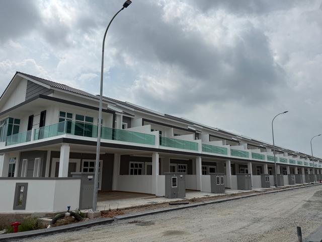 FREEHOLD CHENG Superlink 2 Storey Terrace Melaka