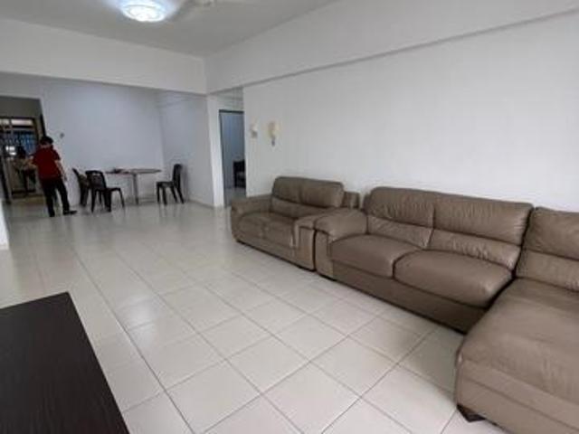 freehold condominium in town center
