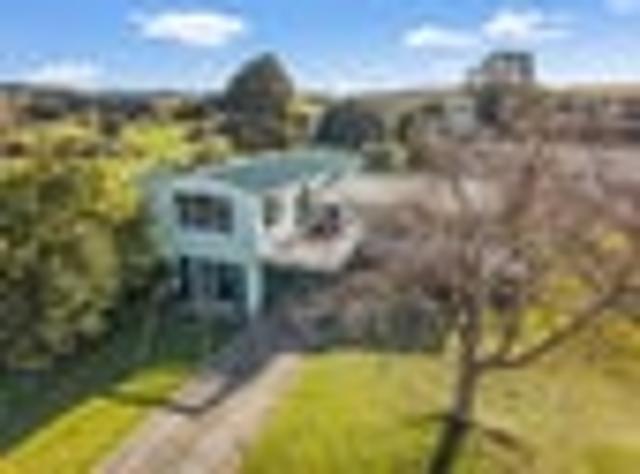 Freehold Coastal Living Kawhia Room to Spread Out