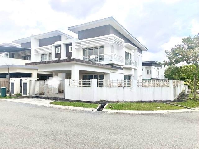 FREEHOLD CORNER 3259ft 2 Storey House Laman Azalea 1 Nilai Impian