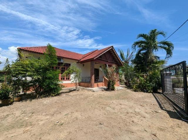 FREEHOLD CORNER Bungalow Tmn Koperasi Serkam Merlimau Melaka