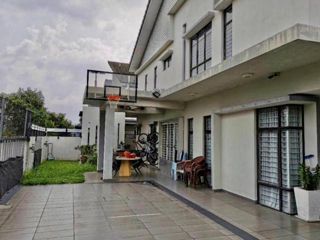 Freehold Corner lot Double Storey Linkhouse Type Levena