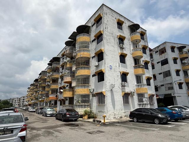 FREEHOLD Corner Lot Renovated Pangsapuri Kenanga Mewah Melaka