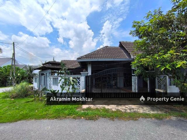 FREEHOLD,CORNER LOT,RENO & PARTIALLY FURNISHED | SEMI D SINGLE STOREY TERRACE TAMAN RINCHING INDAH, SEMENYIH
