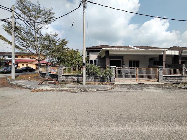 Freehold Corner Lot Semi D House Taman Sri Bahagia Teluk Intan Perak