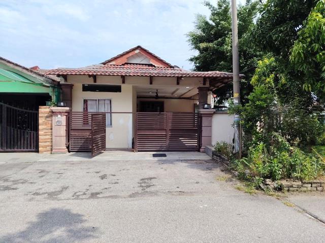 FREEHOLD CORNER LOT Single Storey Taman Kajang Utama