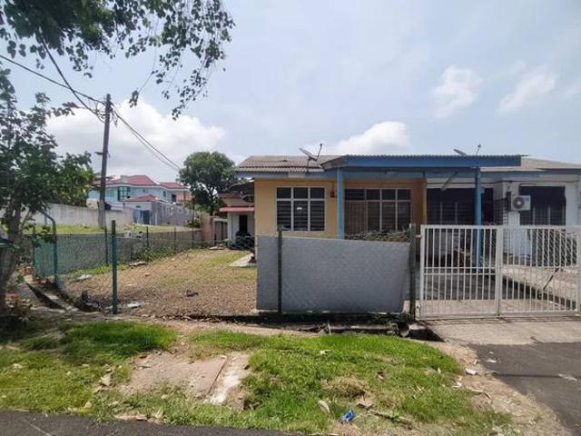 FREEHOLD CORNER LOT Single Storey Taman Tun Sambanthan Lukut