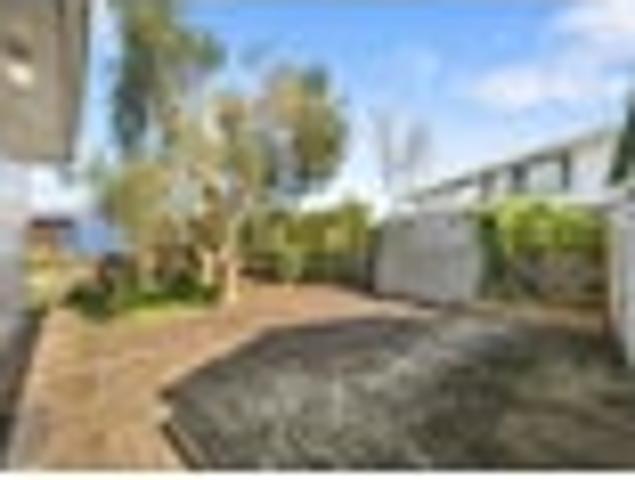 Freehold Corner Site in Prestigious Wattle Downs