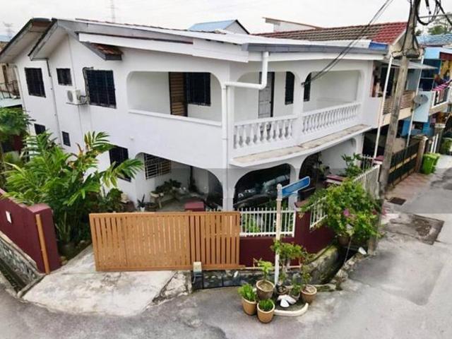 Freehold Corner with Extra Land 2Storey House