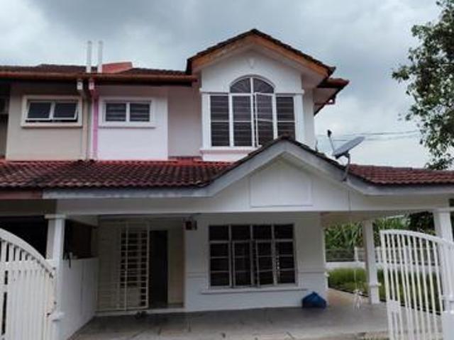 Freehold Corner with Large Land Pelangi Semenyih wellmaintain