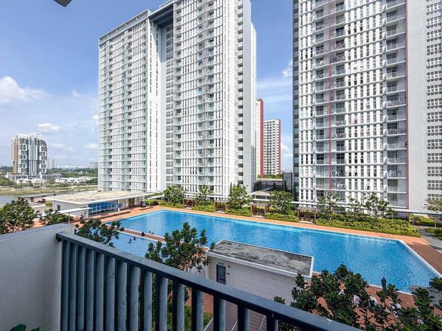FREEHOLD CORNER UNIT Lakefront Homes Condominium Cyberjaya