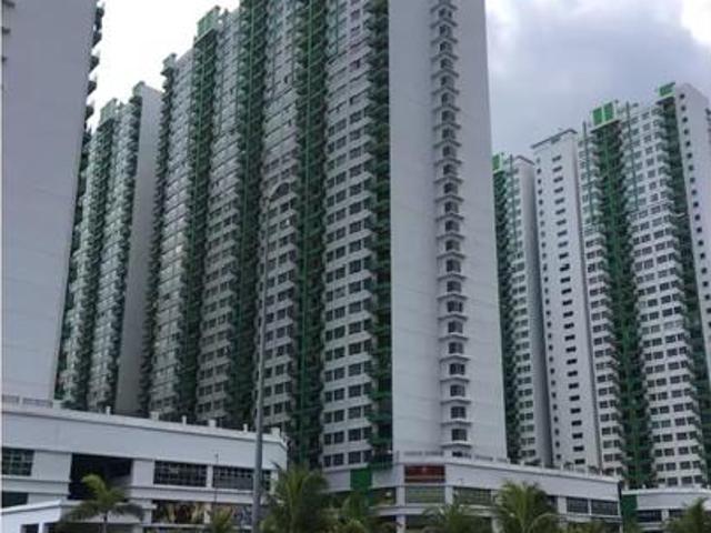 Freehold Corner Unit Oug Parklane