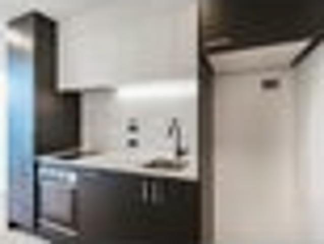 Freehold Cozy Home in a Leafy Central Location