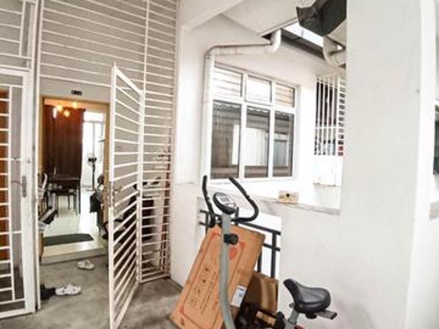 Freehold Dahlia Court Apartment Salak Tinggi Sepang KLIA