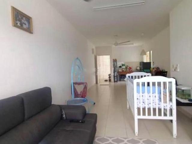 Freehold De Bayu Apartment Setia Alam 3R2B
