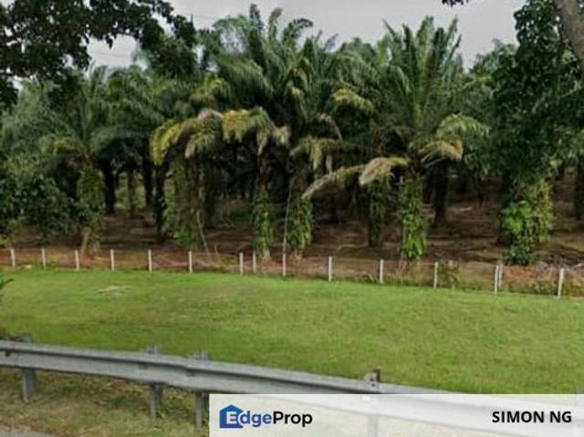 Freehold development land at Dengkil near Elite