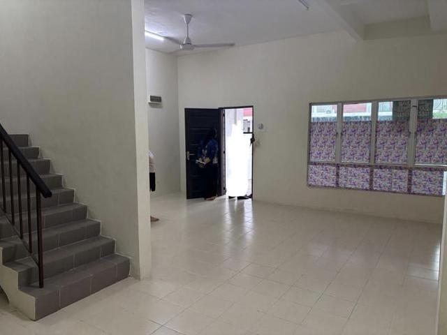 FreeHold Double Storey Meru Suria 20x70 4R 3B Good Condition