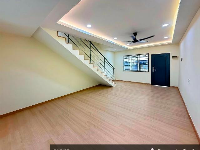 Freehold Double Storey End Lot @ Taman Scientex Pasir Gudang