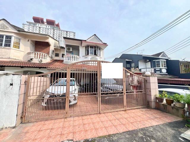 FREEHOLD Double Storey End Lot Taman Sri Aman Batu 9 Cheras