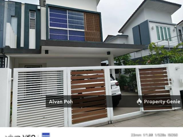 Freehold Double Storey Endlot With Fully Furnished