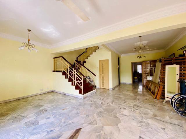 FREEHOLD Double Storey House Bandar Tun Hussein Onn Cheras