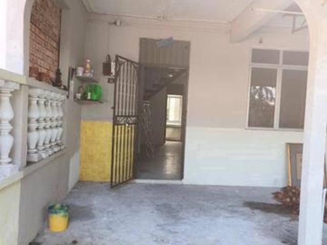 Freehold double Storey House 18X55Sf Taman Universiti Indah