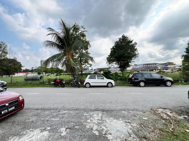 Freehold Double Storey Taman Puchong Utama Puchong