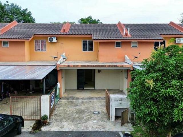 Freehold Double Storey Taman Salak Baiduri Sepang