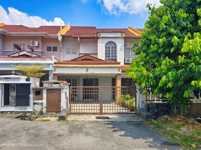 Freehold Double Storey Terrace DSentral Bandar Seri Putra Kajang