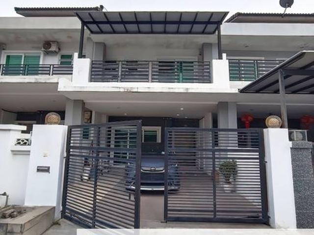 Freehold Double Storey Terrace House at Seri Beringin @ Bandar Seri Botani for Sale