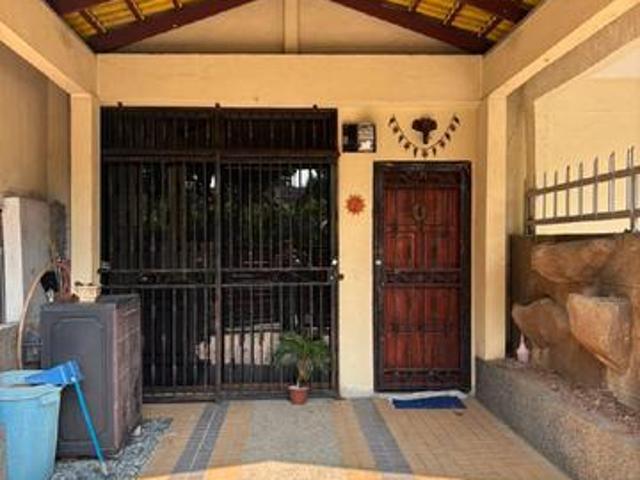 Freehold double storey terrace house at Taman Seri Gombak Fasa 2