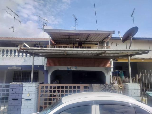 FREEHOLD Double Storey Terrace House Saleng Kulai Renovated