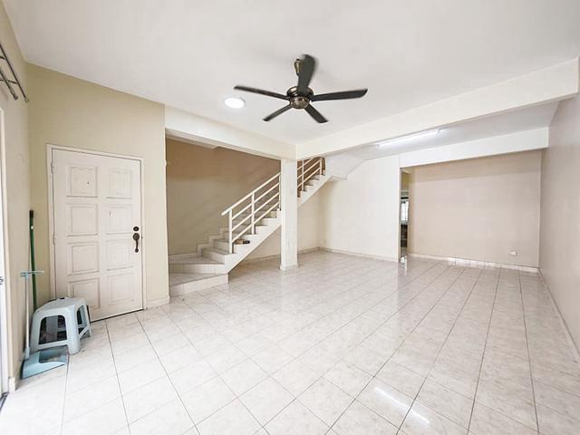 Freehold Double Storey Terrace House Taman Putra Prima 5 PP5 Puchong