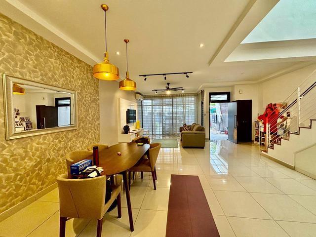FREEHOLD Double Storey Terrace Laman Glenmarie Shah Alam 22 x 80