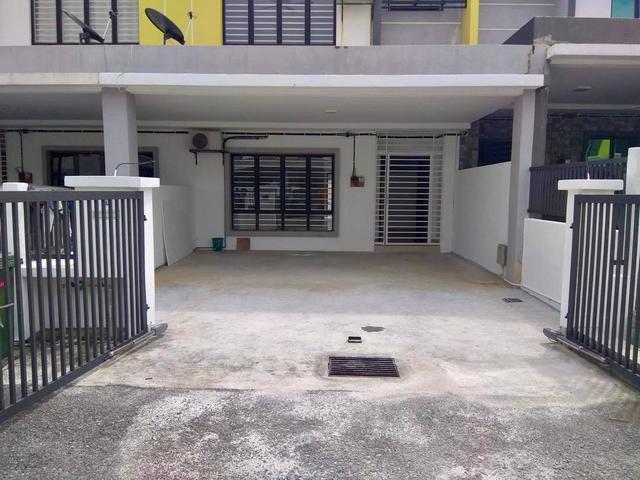 Freehold Double Storey Terrace Parklands Beranang Semenyih