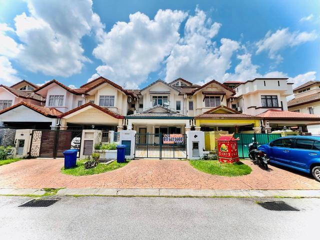 Freehold Double Storey Terrace U16 Taman Bukit Subang Shah Alam