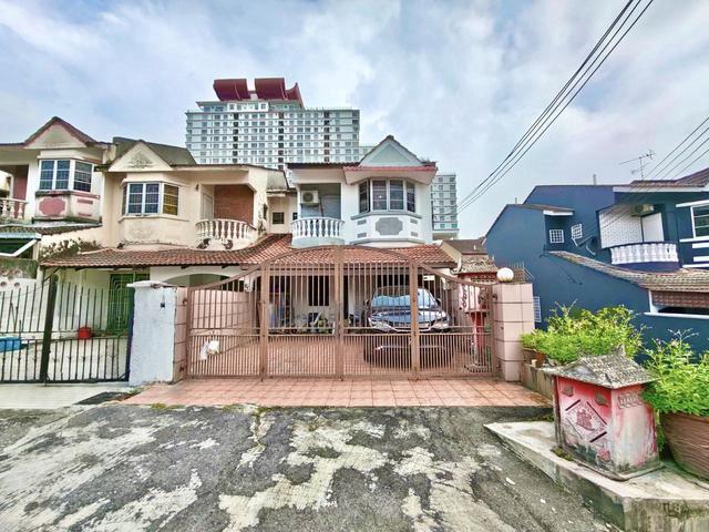 FREEHOLD END LOT Double Storey House Taman Sri Aman Batu 9 Cheras