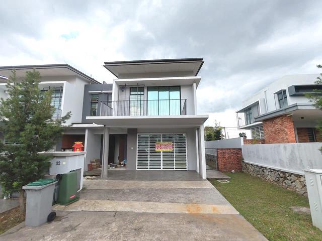 FREEHOLD END LOT Guarded 2 Sty Paya Emas Parksville Cheng Melaka