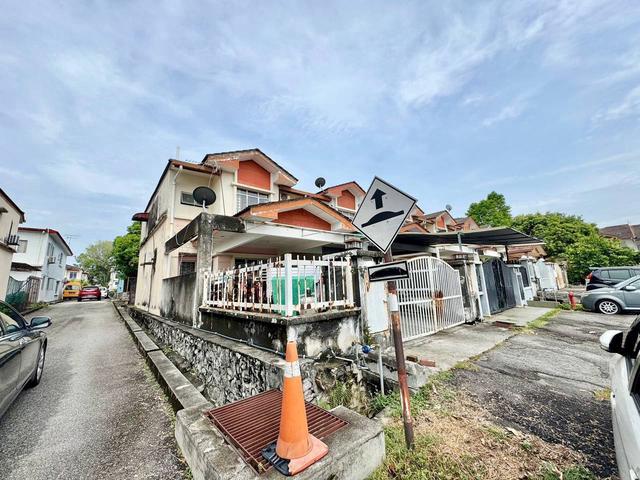 FREEHOLD END LOT 1804ft Double Storey Terrace House Seri Putra Bangi