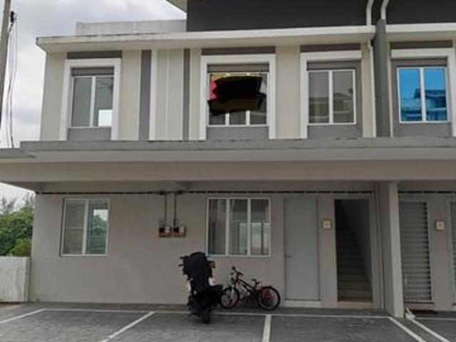 Freehold Endlot Townhouse Taman Tasik Semenyih Selangor