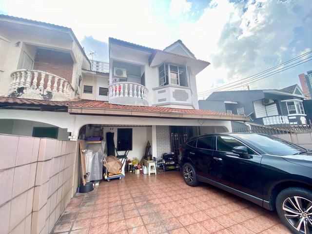 FREEHOLD ENDLOTDouble Storey Jalan Sri Aman Taman Sri Aman Cheras