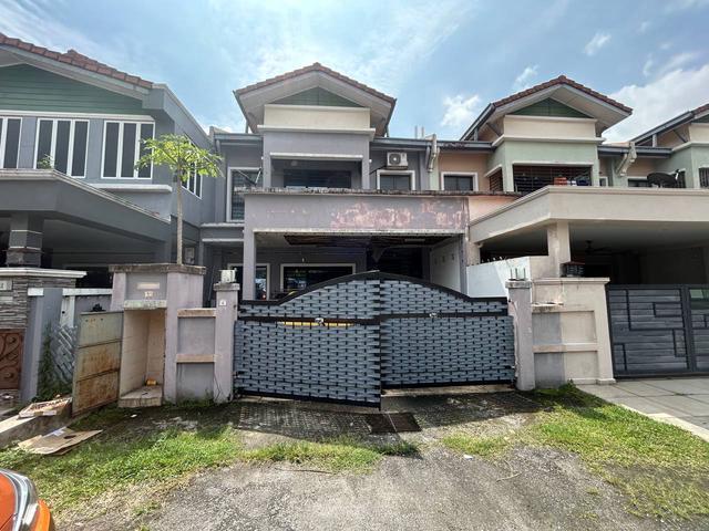 FREEHOLD EXTENDED 2400ft Double Storey House Prima Saujana Kajang