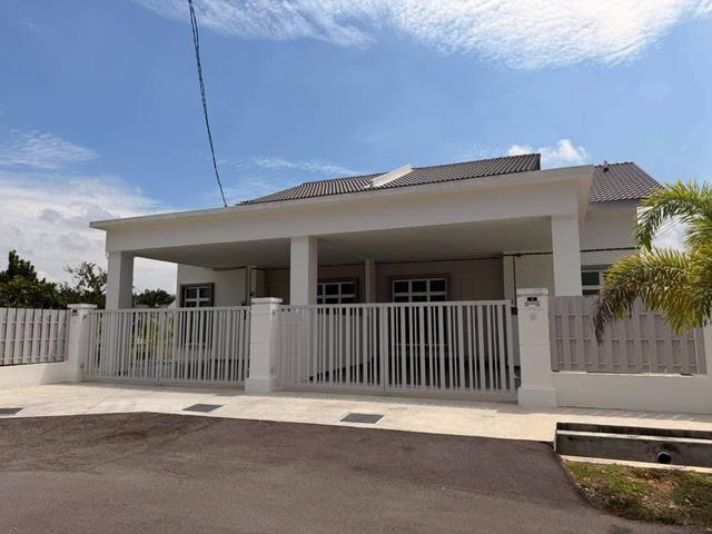 Freehold Extra 10Ft land Single Storey Semi D nr Ayer Molek Melaka
