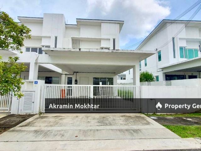 FREEHOLD & EXTRA LAND 737 SQFT | Double Storey Superlink Suriaman 3, Bandar Sri sendayan, Seremban