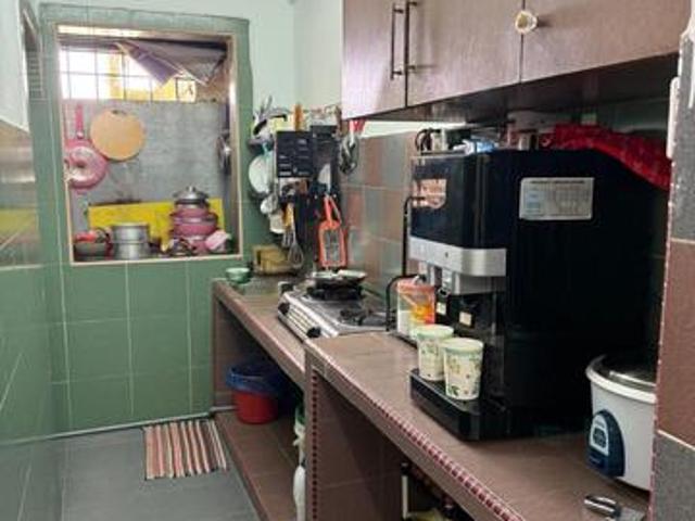 Freehold Flat Apartment For Sale at Cheras Ria near amenities