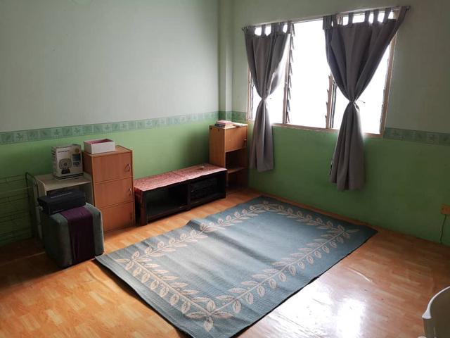 Freehold Flat Sri Meranti Near MRT Station Full Loan 1K Depo