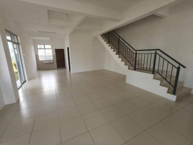 Freehold Full Loan Extra Land Double Storey Semi D nr Jasin Toll Melak