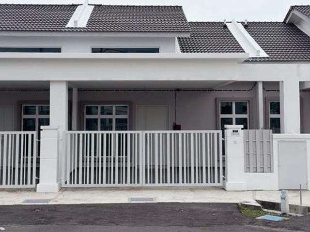 Freehold Full Loan Ready to Move In Single Storey Ayer Molek Tiang Dua