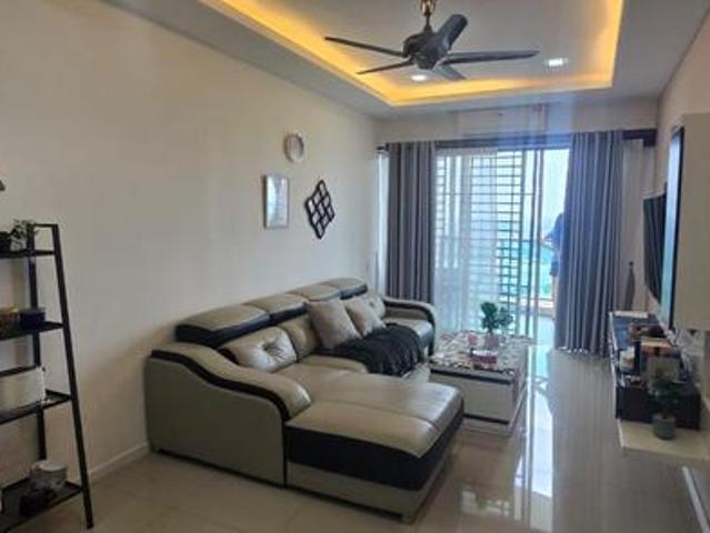 Freehold Fully Furnished Crystal Creek Condominium Renovated unit