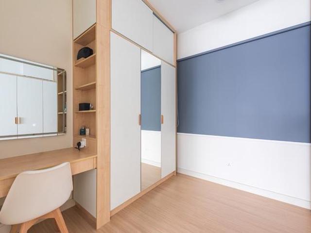Freehold Fully Furnished Below Market Value 50 Link MRT Zero Dp